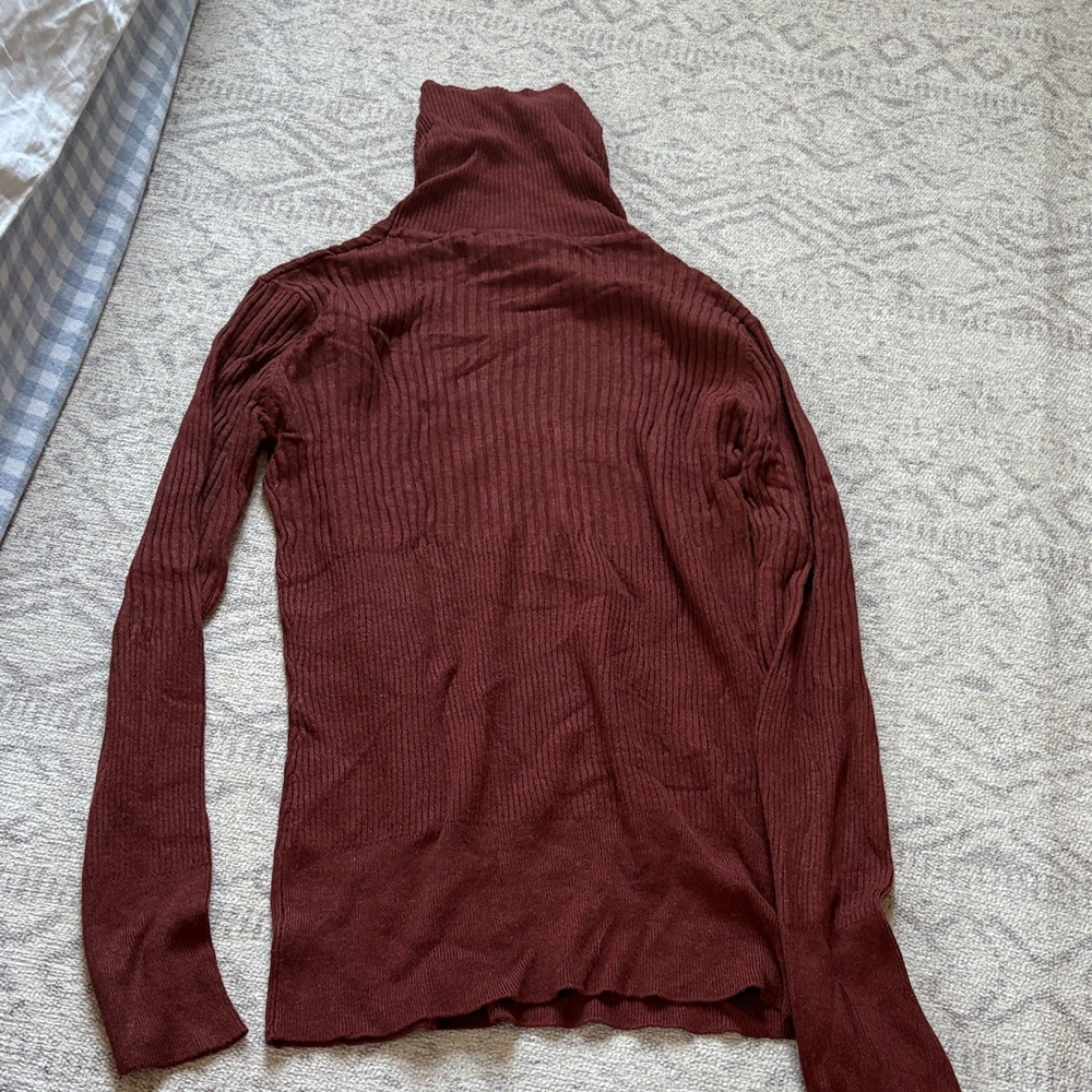 Max Studio Maroon Ribbed Knit Top - Picture 4 of 4